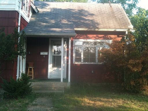 1st image of 831 Grant St