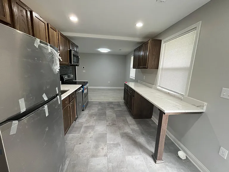 2921 Brown St #B — Photo 7