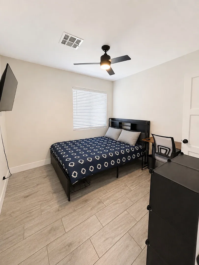 849 W Mitchell Dr - Bedroom 1 — Photo 1