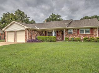 8611 E 38th Pl, Tulsa, OK 74145