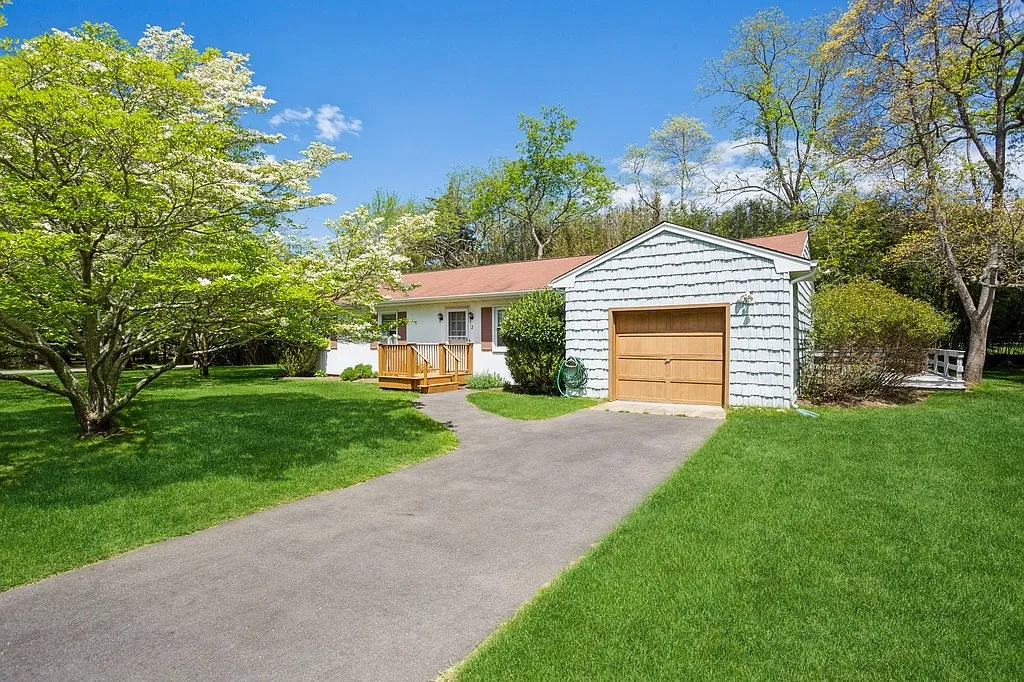 Summer Rental - North Haven Cottage — Photo 1