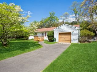 2 Bayberry Ln, Sag Harbor, NY 11963