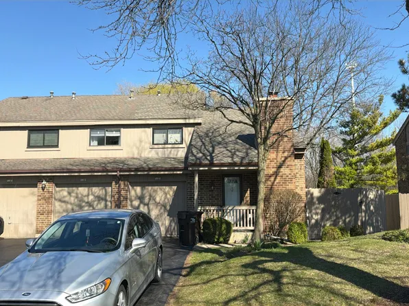128 Mohawk Trl Unit D, Lake Zurich, IL 60047