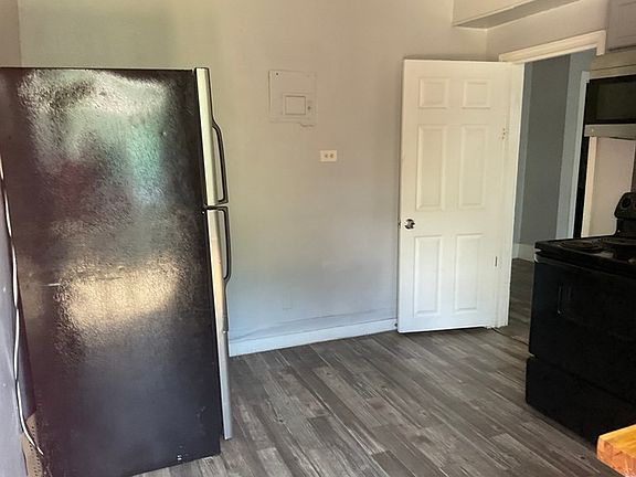 2nd image of 5410 S Flores St #4