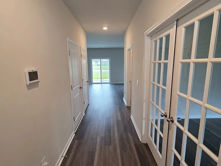 239 Londonshire Dr — Photo 3