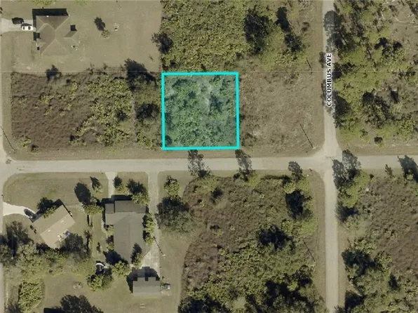 3005 E 13th St, Lehigh Acres, FL 33972