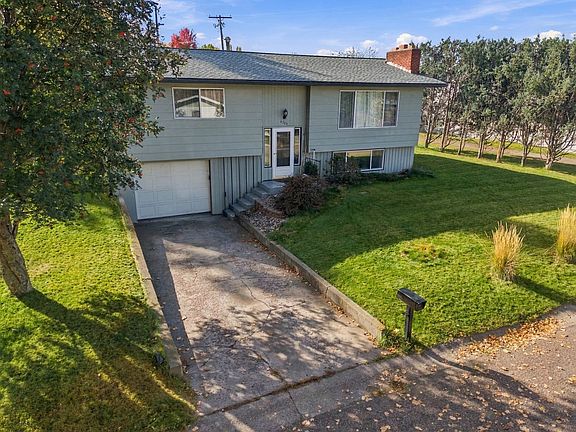 3rd image of 2323 Briggs St
