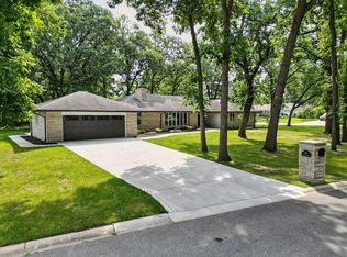 2711 Edgewood Dr, Dyer, IN