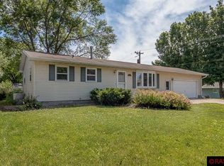 237 Ann Dr, Eagle Lake, MN 56024