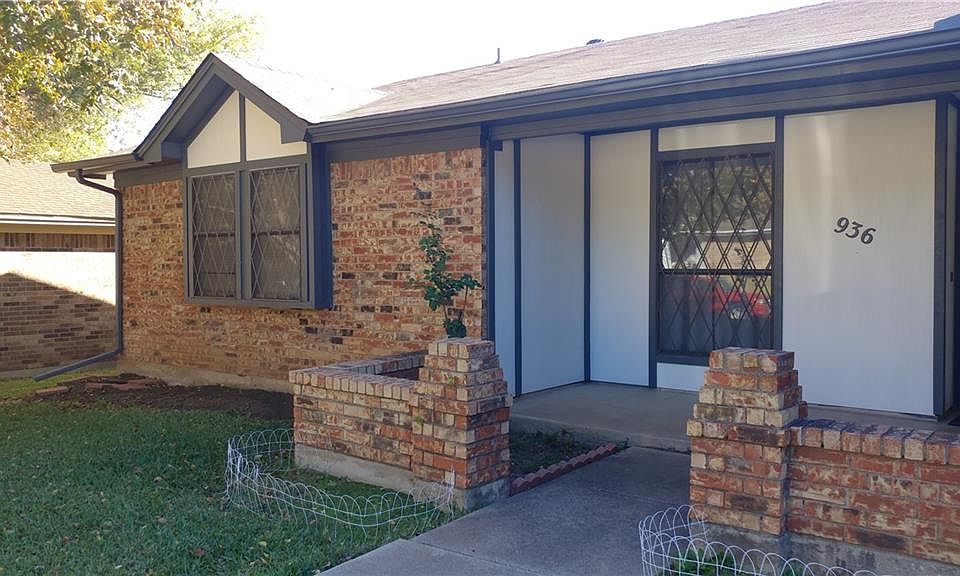 1st image of 936 W Embercrest Dr