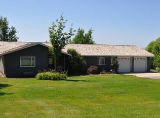 360 Charvet Rd, Grandview, WA 98930