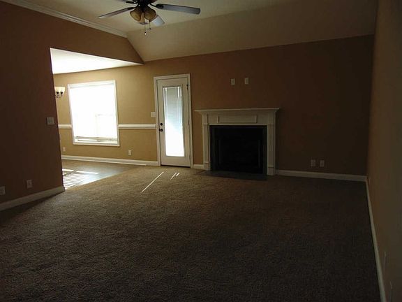 3rd image of 1681 Apache Way