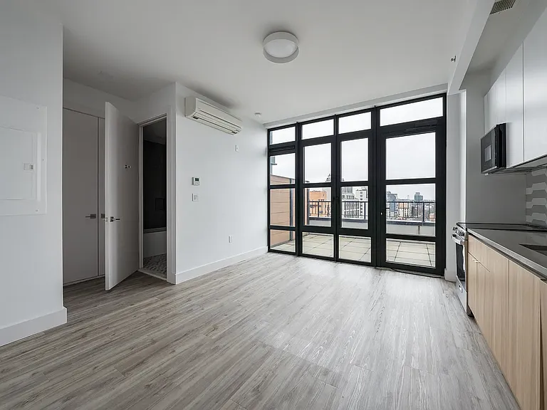 584 4th Ave #800 — Photo 1