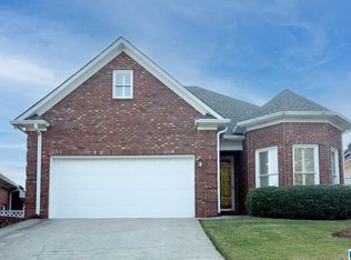 624 Village Crest Cir, Hoover, AL 35226
