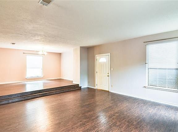 4th image of 2620 Lismore Dr