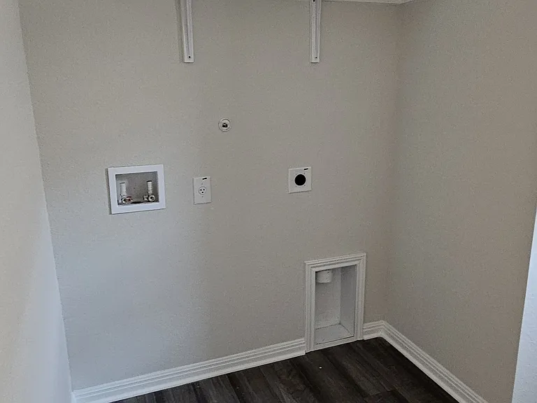 117 Greenspire Ln — Photo 9
