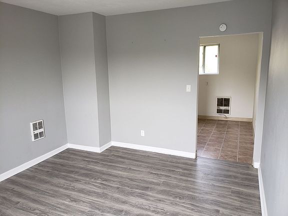 4th image of 126-128 Lynnwood Ave #128-1