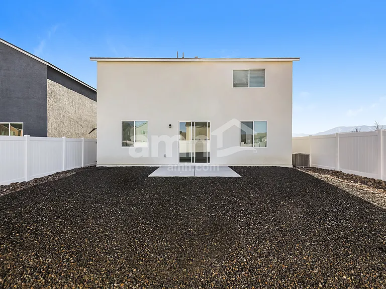 2332 Devin Ave — Photo 16