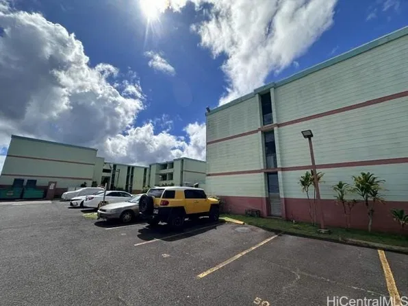 1015 Aheahe Ave #209, Wahiawa, HI 96786