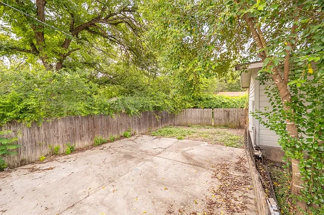 402 Blakeley Dr — Photo 22