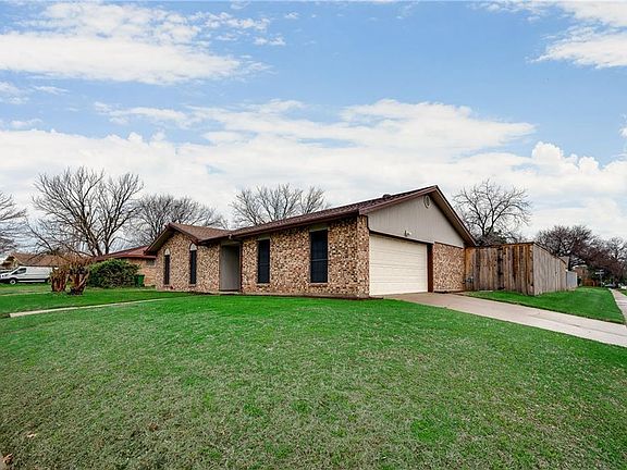 2nd image of 1011 Whippoorwill Ct