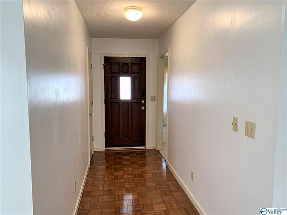 3rd image of 102 Stoney Knoll Dr