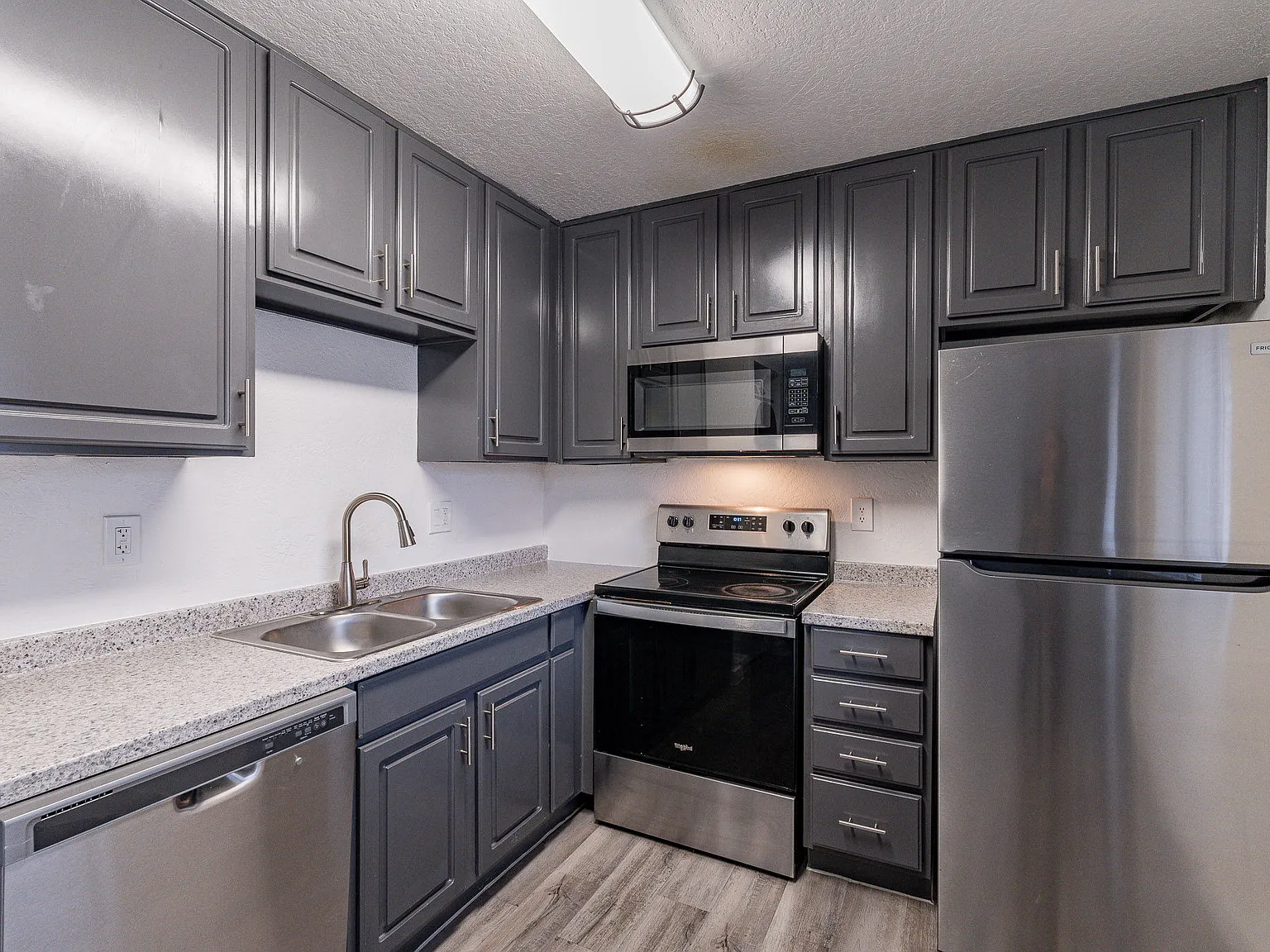 Montecito Apartments — Photo 1