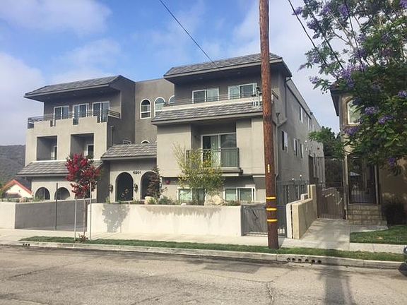 3rd image of 10201 Mountair Ave #204