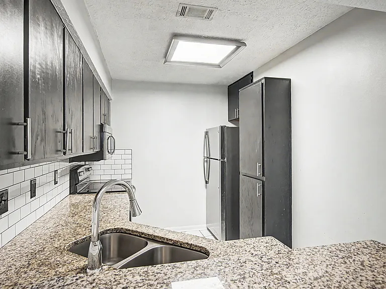 614 Poplar Pl — Photo 11