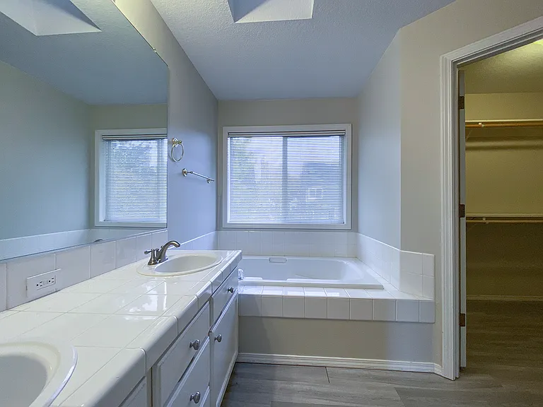 4682 Winthrop Ct — Photo 20