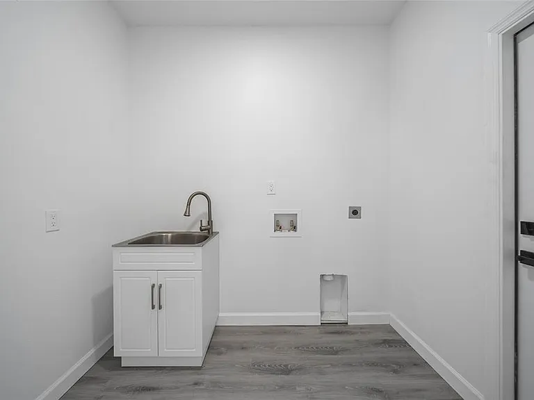 3908 Garienda Ave — Photo 29