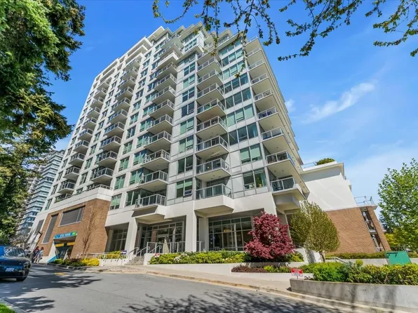 15165 Thrift Ave #104, White Rock, BC V4B 2J4