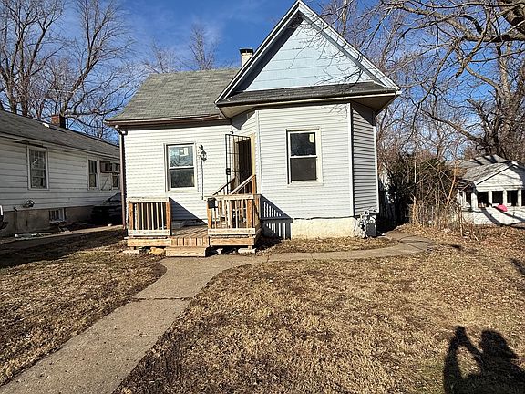 2nd image of 968 W View St