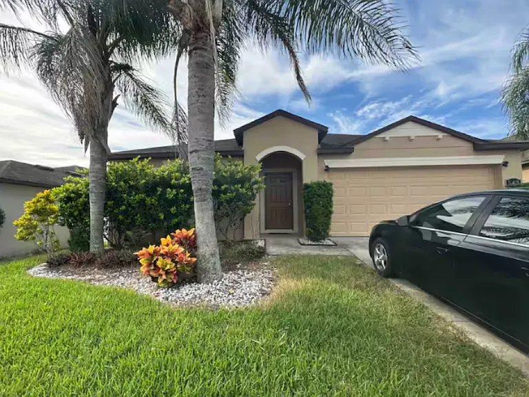 542 Savannah Preserve Loop — Photo 1