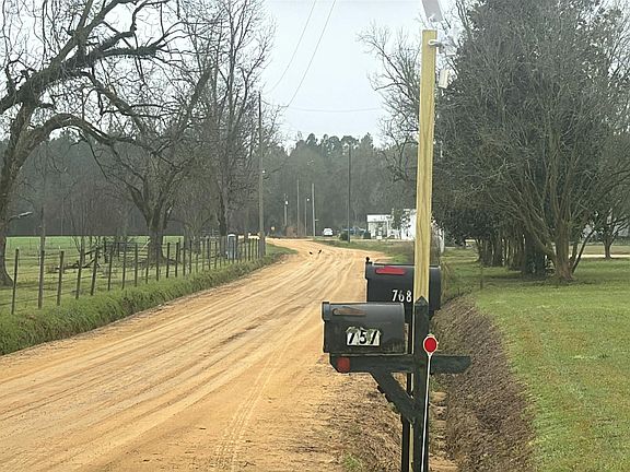 5th image of 757 Sellars Rd