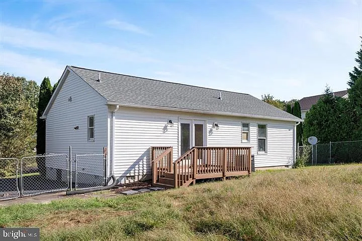 852 Morgan Pl — Photo 34