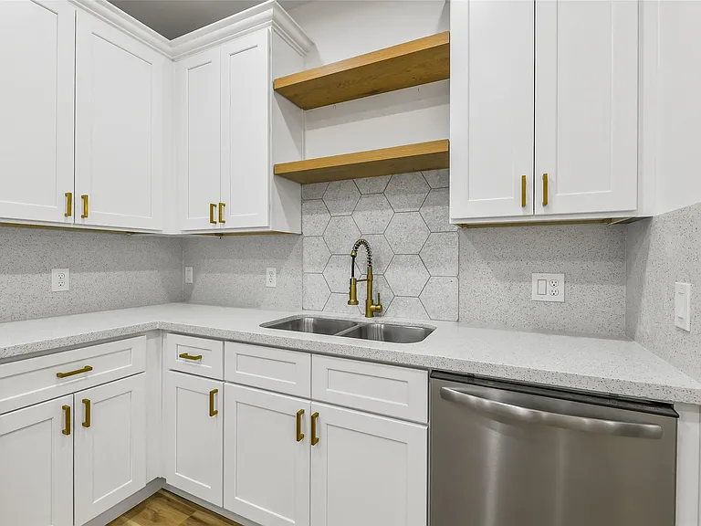 7486 Stanwick Dr #B — Photo 3