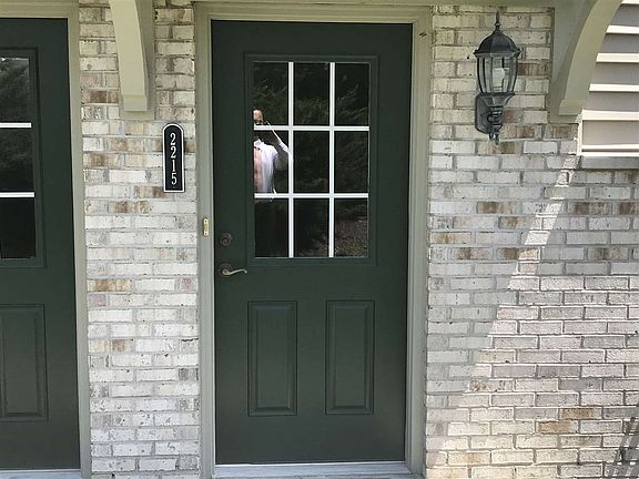3rd image of 2215 Jackson Ct