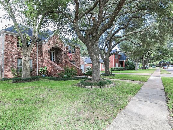 2nd image of 3507 Woodbine Pl