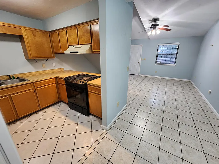 332 Hayden Rd — Photo 10