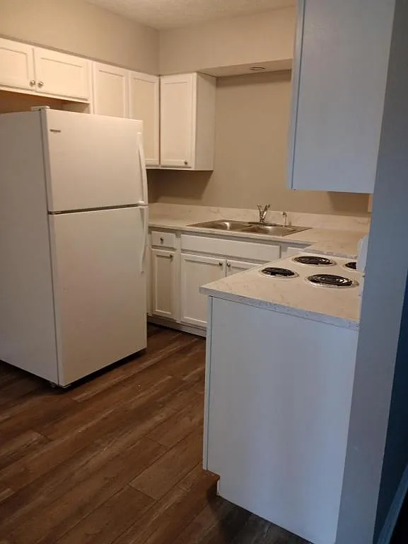 2345 Green River Rd — Photo 2