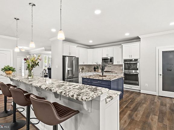 5th image of 10776 Wisteria Lane King