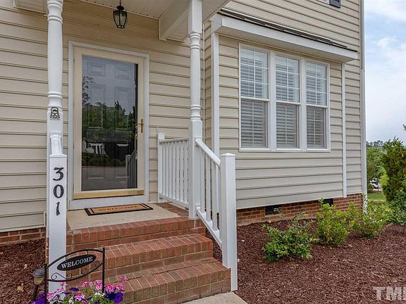 3rd image of 301 Knightsborough Way