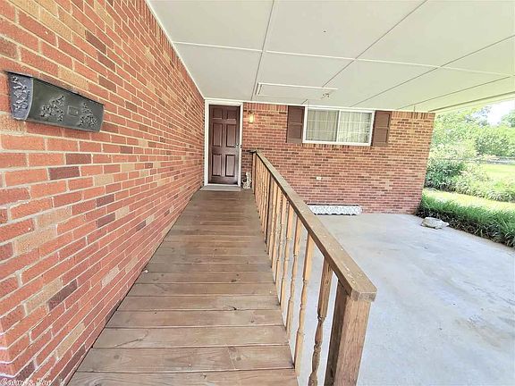 3rd image of 5804 N Cedar St