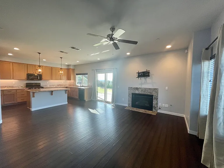 1212 Topper Ln — Photo 8
