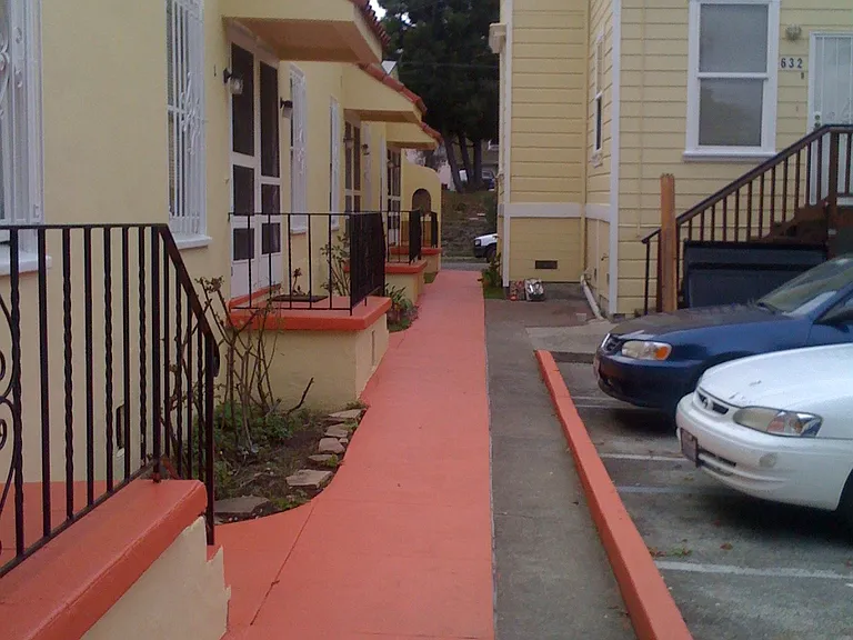 632 E 20th St #B — Photo 3