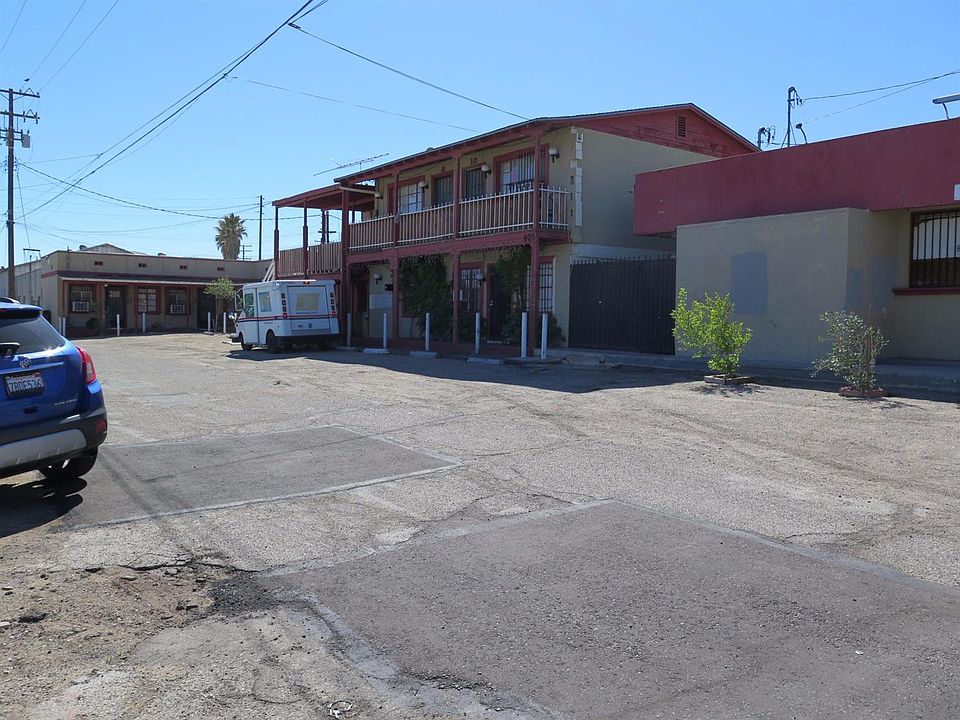 1st image of 405 N 1st Ave