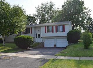 96 Ponderosa Dr, Oregon, OH 43616