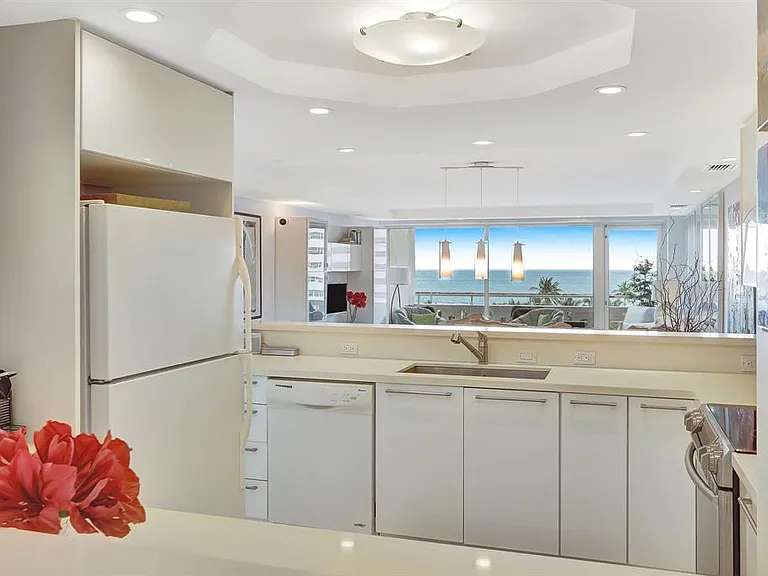 2000 S Ocean Dr #609 — Photo 1