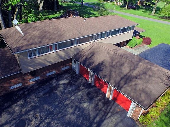 3rd image of 781 Fairway Ct